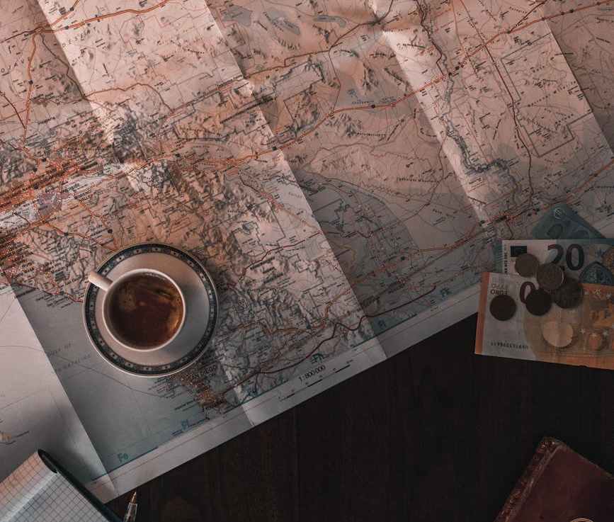 Turecká slova související s kartografií: harita – mapa, haritacı – kartograf, haritalamak –&nbsp;mapovat